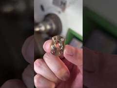 ปรับแต่ง CNC TC4 ไทเทเนียมเบา เปลี่ยนชิ้นส่วนเล็กสําหรับเครื่องควบคุม Bluetooth